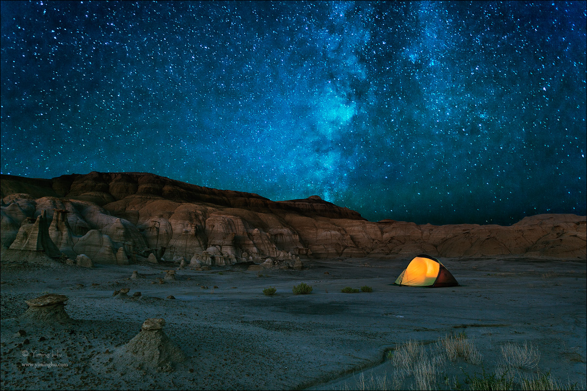 《星空下的帐篷》。New Mexico的Bisti沙漠.jpg